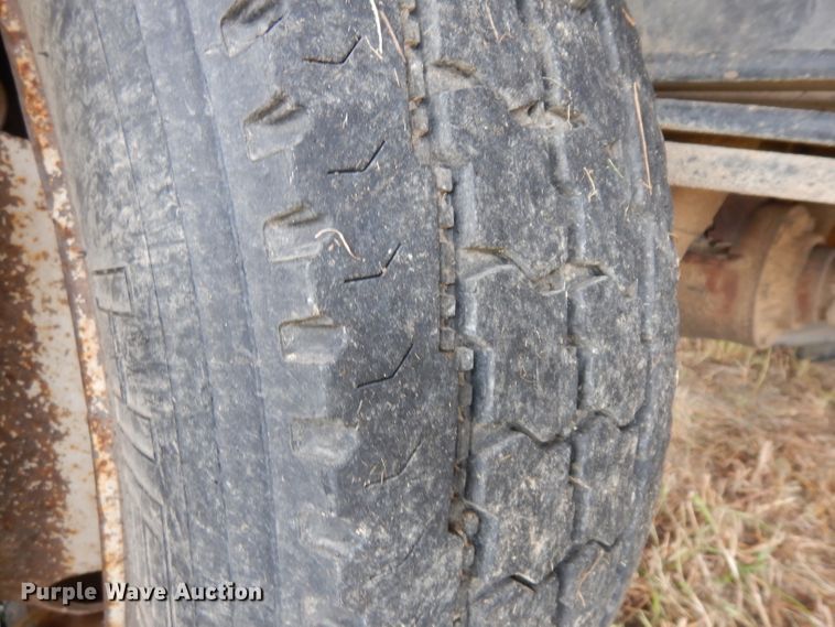 image for item HN9280 1992 GMC TopKick C5500  flatbed truck