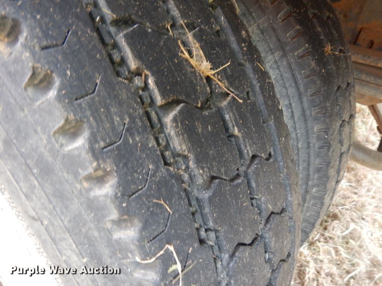 image for item HN9280 1992 GMC TopKick C5500  flatbed truck