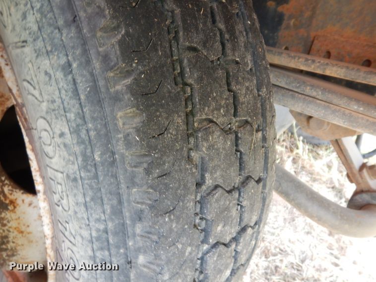 image for item HN9280 1992 GMC TopKick C5500  flatbed truck