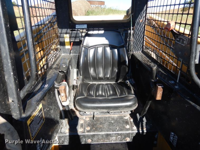 image for item HN9304 John Deere 8875  skid steer loader