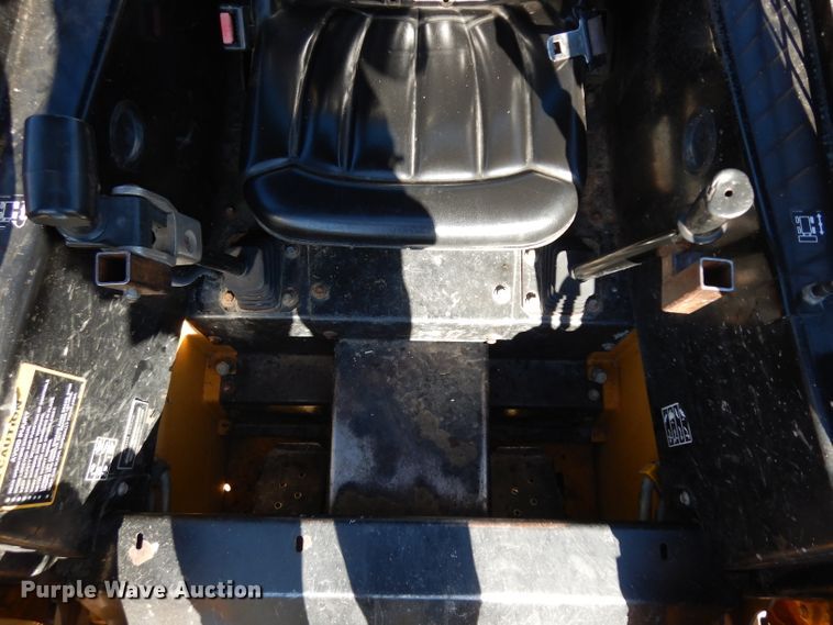 image for item HN9304 John Deere 8875  skid steer loader