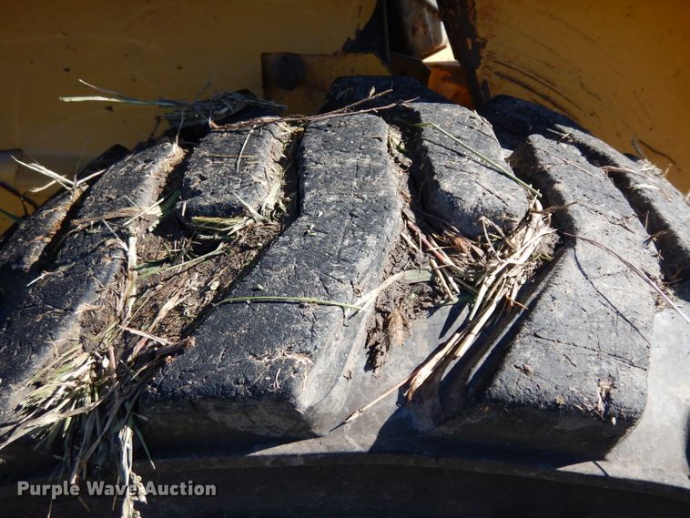 image for item HN9304 John Deere 8875  skid steer loader