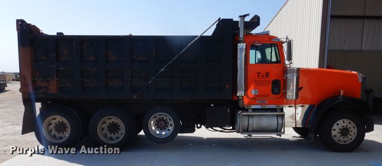 image for item HO9173 1997 Freightliner FLD  dump truck