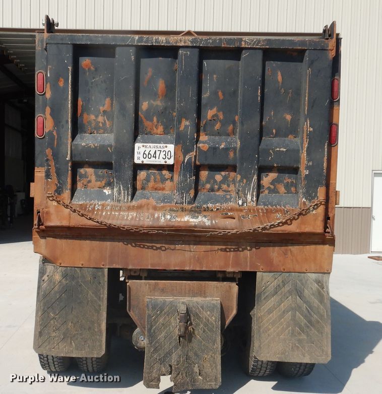image for item HO9173 1997 Freightliner FLD  dump truck
