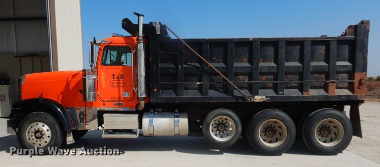 image for item HO9173 1997 Freightliner FLD  dump truck