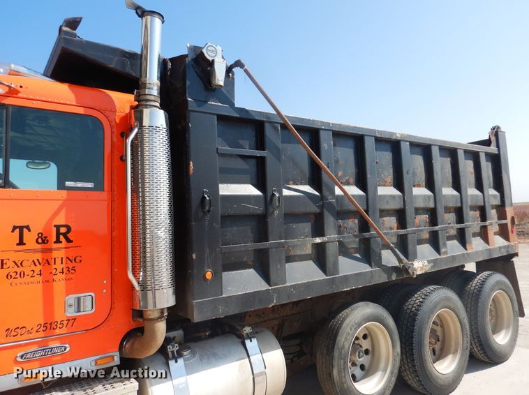 image for item HO9173 1997 Freightliner FLD  dump truck