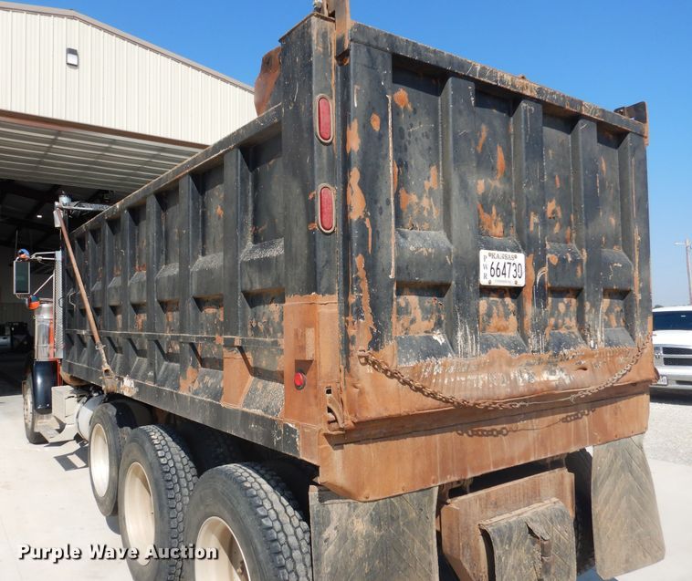 image for item HO9173 1997 Freightliner FLD  dump truck