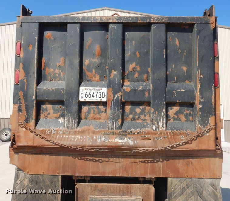 image for item HO9173 1997 Freightliner FLD  dump truck