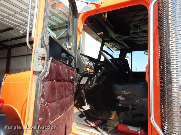 image for item HO9173 1997 Freightliner FLD  dump truck