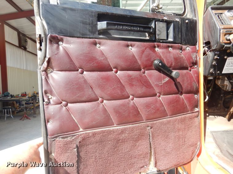 image for item HO9173 1997 Freightliner FLD  dump truck