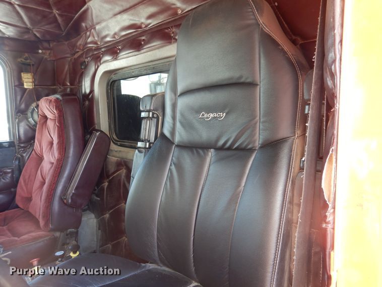 image for item HO9173 1997 Freightliner FLD  dump truck