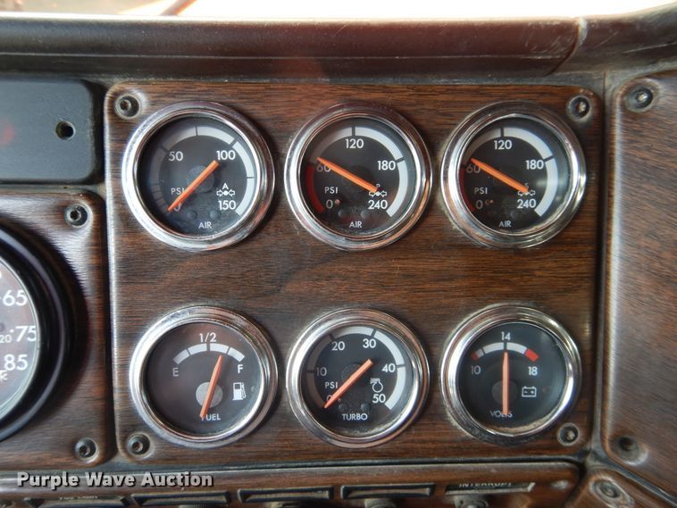 image for item HO9173 1997 Freightliner FLD  dump truck