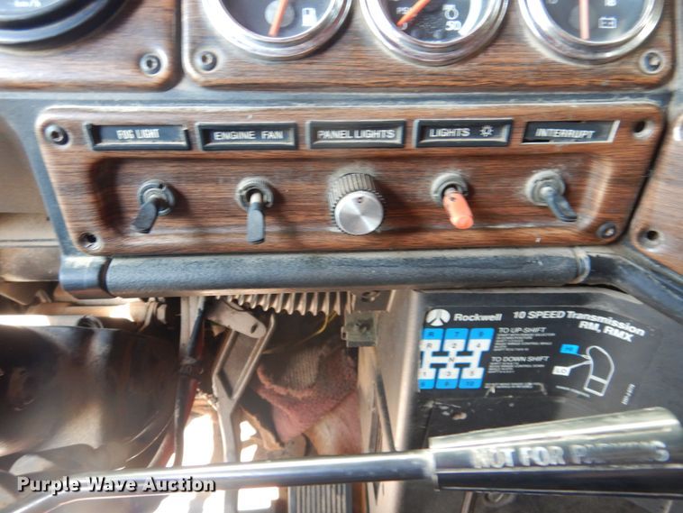 image for item HO9173 1997 Freightliner FLD  dump truck