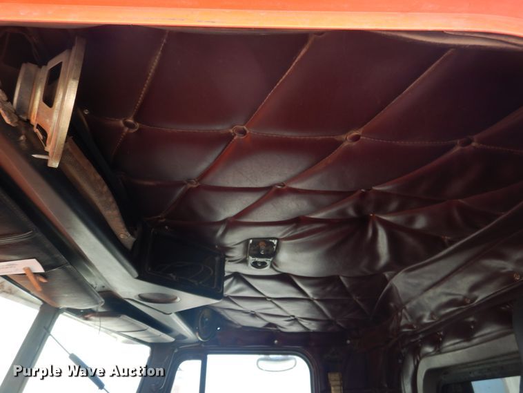 image for item HO9173 1997 Freightliner FLD  dump truck