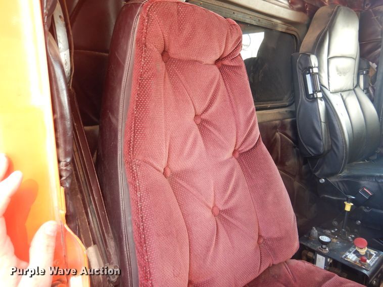 image for item HO9173 1997 Freightliner FLD  dump truck