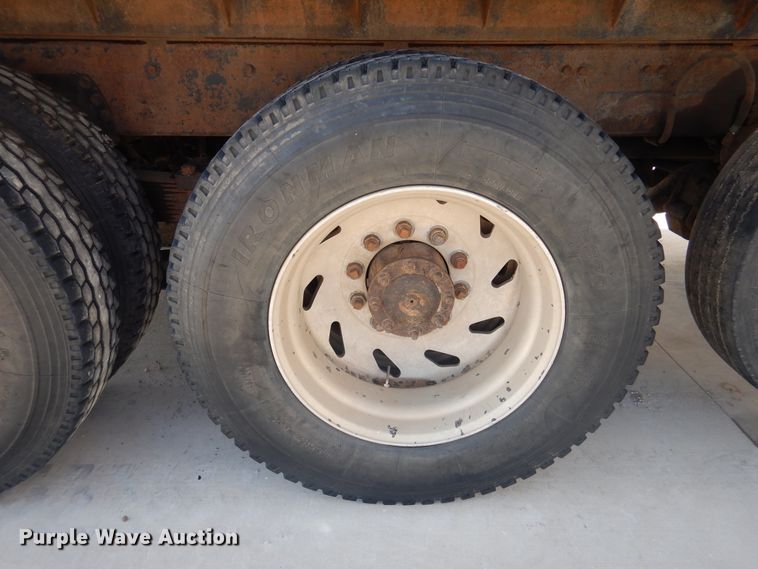 image for item HO9173 1997 Freightliner FLD  dump truck