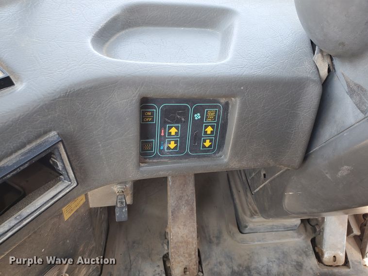 image for item HO9659 1996 Komatsu WA320-3L  wheel loader