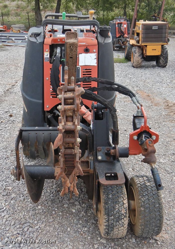 image for item HO9919 2008 Ditch Witch R150  trencher