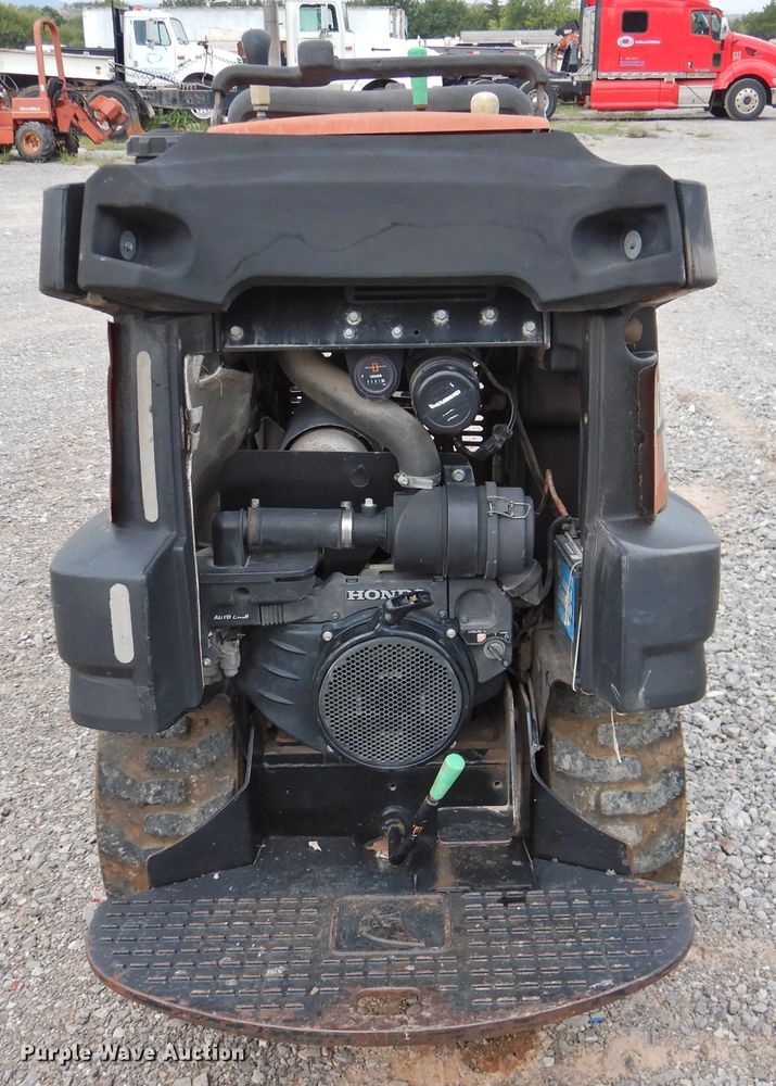 image for item HO9919 2008 Ditch Witch R150  trencher