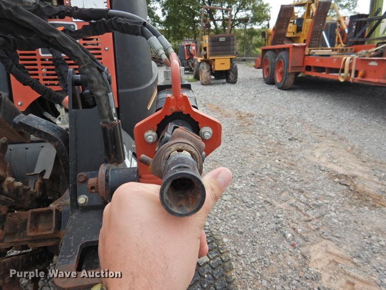 image for item HO9919 2008 Ditch Witch R150  trencher