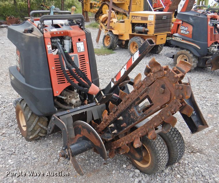 image for item HO9920 2008 Ditch Witch R150  trencher