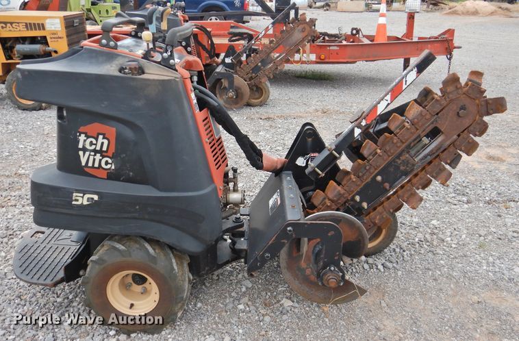 image for item HO9920 2008 Ditch Witch R150  trencher