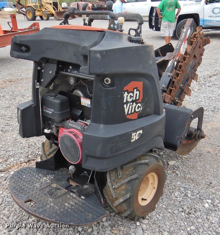 image for item HO9920 2008 Ditch Witch R150  trencher