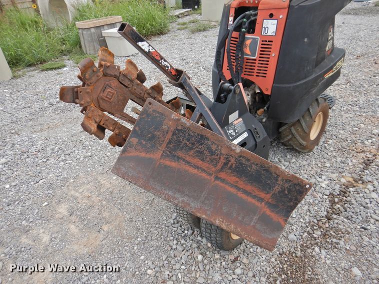 image for item HO9920 2008 Ditch Witch R150  trencher