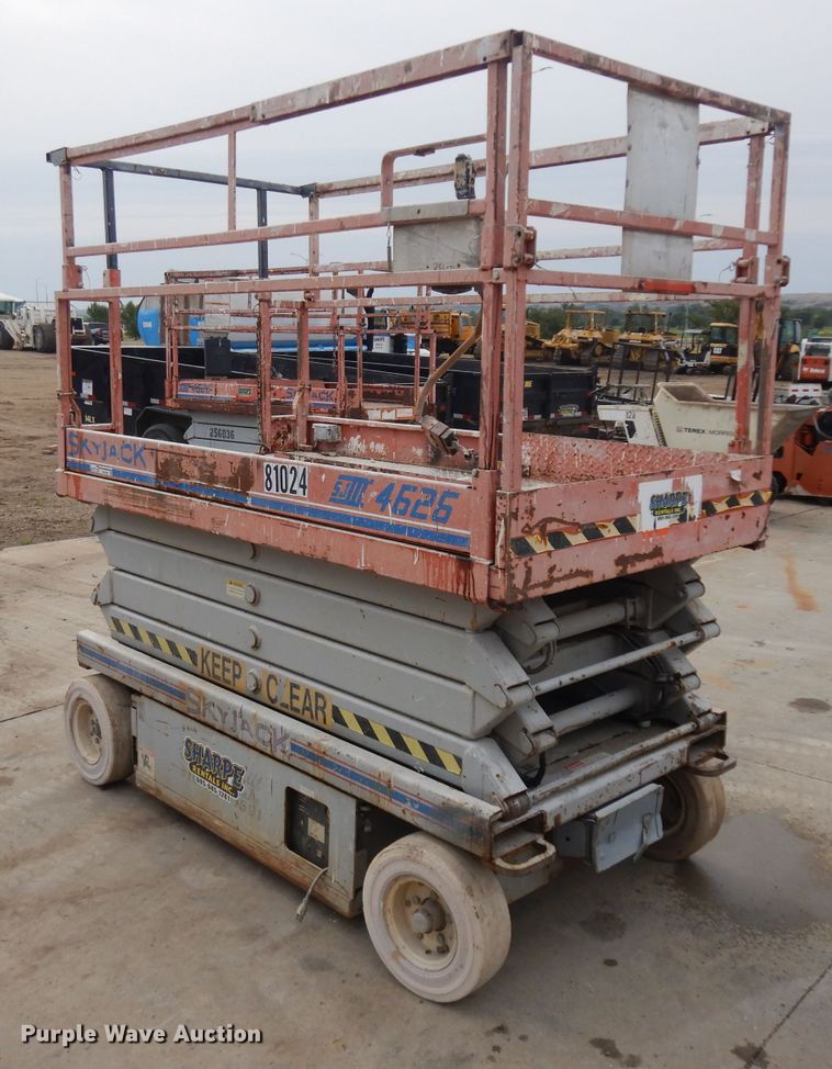 image for item HV9799 1999 Skyjack 4626  scissor lift