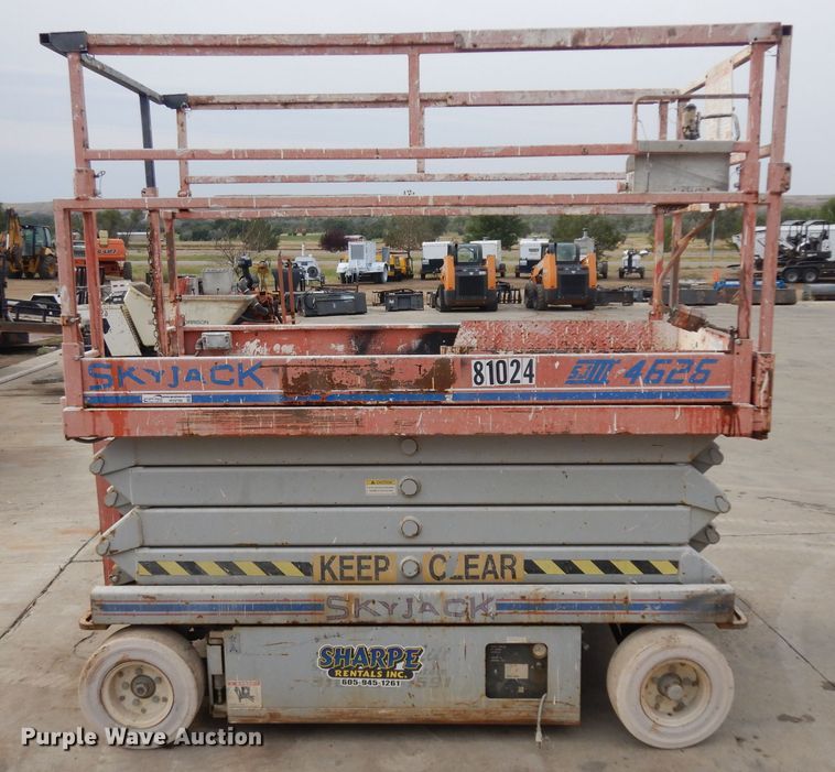 image for item HV9799 1999 Skyjack 4626  scissor lift