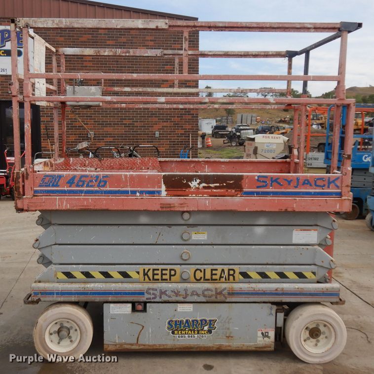 image for item HV9799 1999 Skyjack 4626  scissor lift