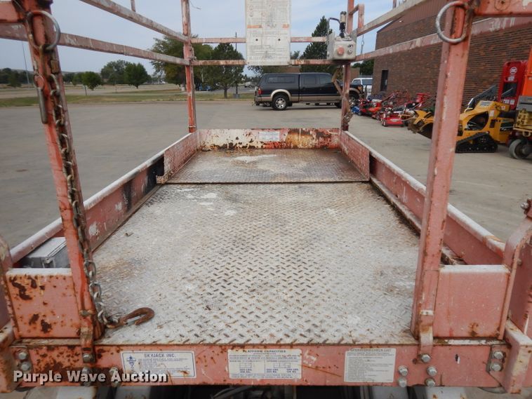 image for item HV9799 1999 Skyjack 4626  scissor lift