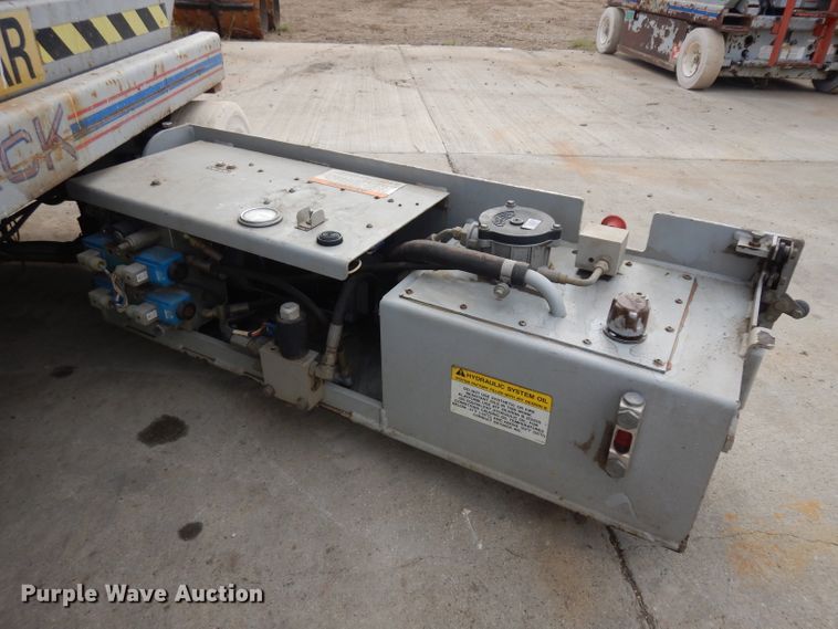 image for item HV9799 1999 Skyjack 4626  scissor lift