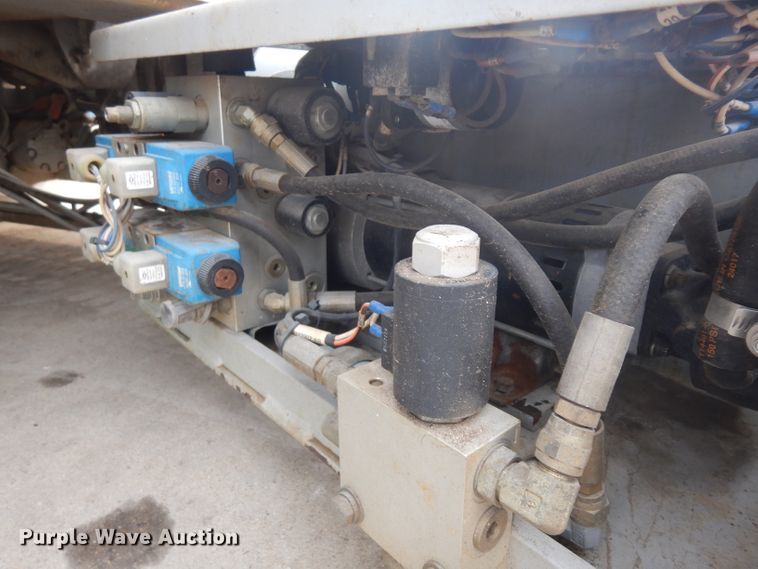 image for item HV9799 1999 Skyjack 4626  scissor lift