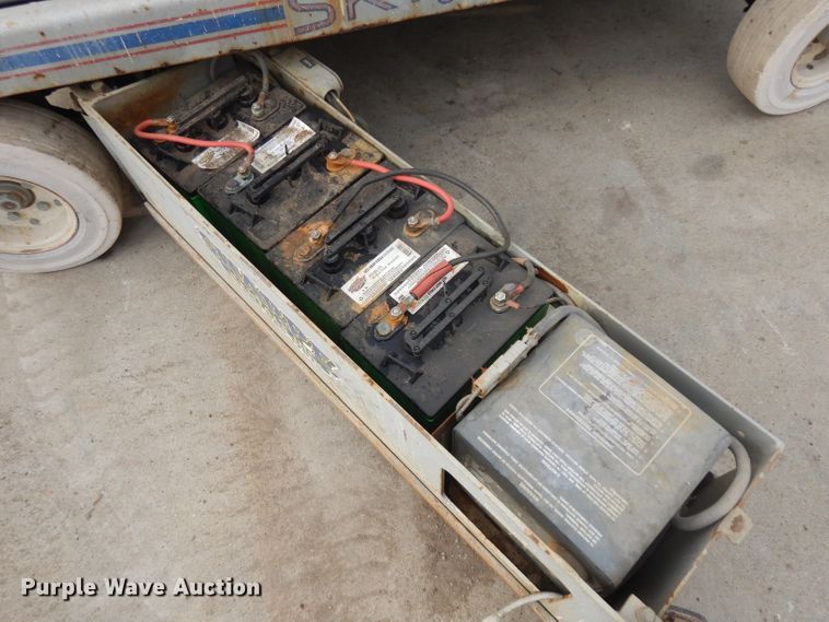 image for item HV9799 1999 Skyjack 4626  scissor lift