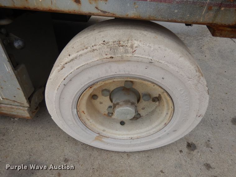 image for item HV9799 1999 Skyjack 4626  scissor lift