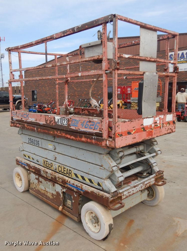 image for item HV9800 2000 Skyjack 4626  scissor lift