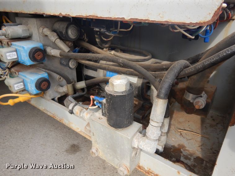 image for item HV9800 2000 Skyjack 4626  scissor lift