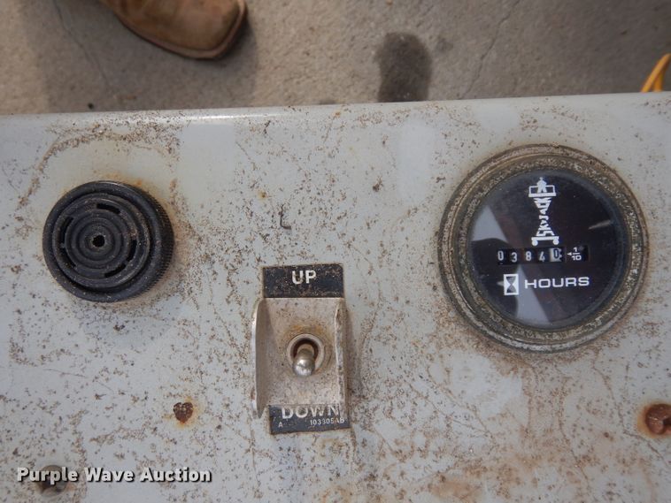 image for item HV9800 2000 Skyjack 4626  scissor lift