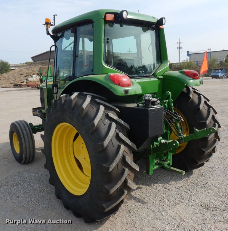 image for item HV9995 2002 John Deere 6420  tractor