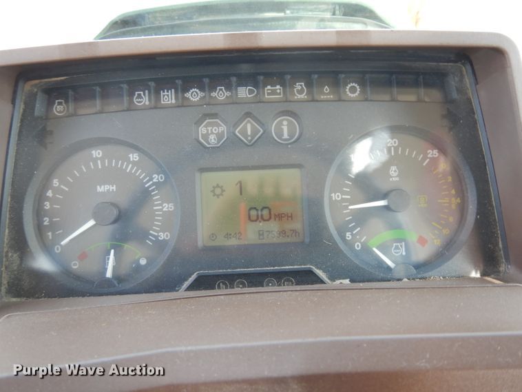 image for item HV9995 2002 John Deere 6420  tractor