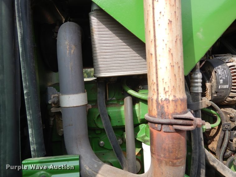 image for item HV9995 2002 John Deere 6420  tractor