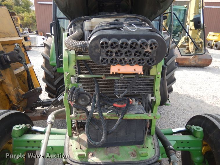 image for item HV9995 2002 John Deere 6420  tractor