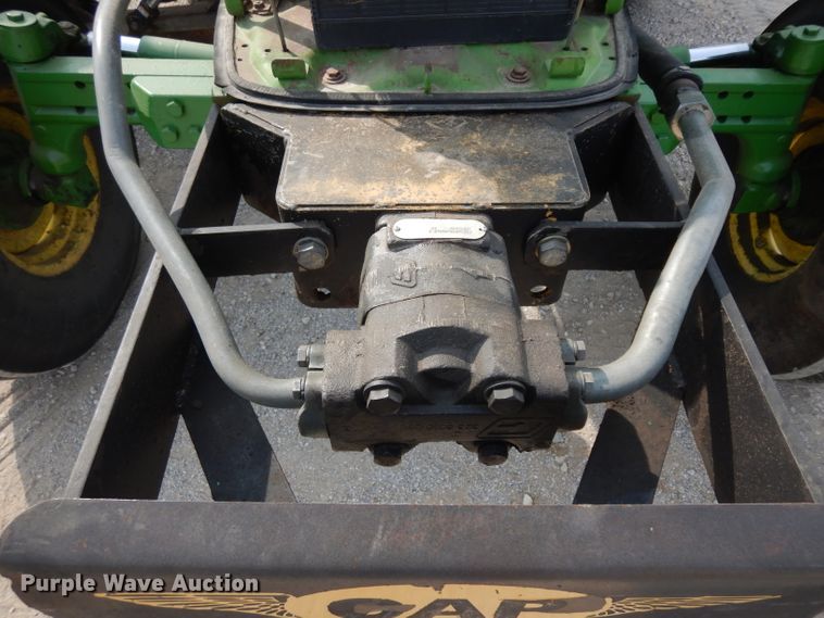 image for item HV9995 2002 John Deere 6420  tractor