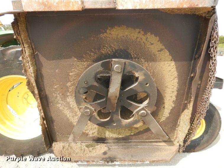 image for item HV9995 2002 John Deere 6420  tractor