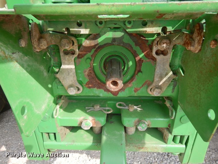 image for item HV9995 2002 John Deere 6420  tractor