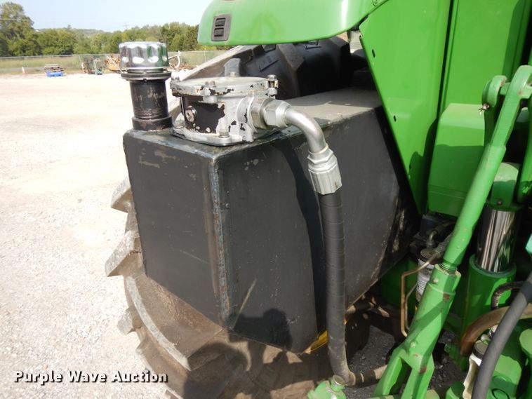 image for item HV9995 2002 John Deere 6420  tractor