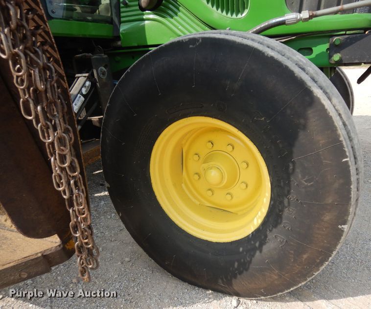 image for item HV9995 2002 John Deere 6420  tractor