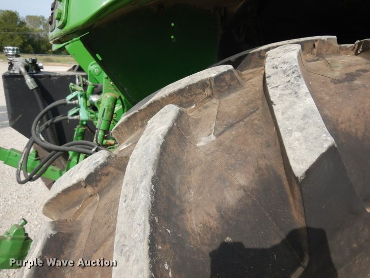 image for item HV9995 2002 John Deere 6420  tractor