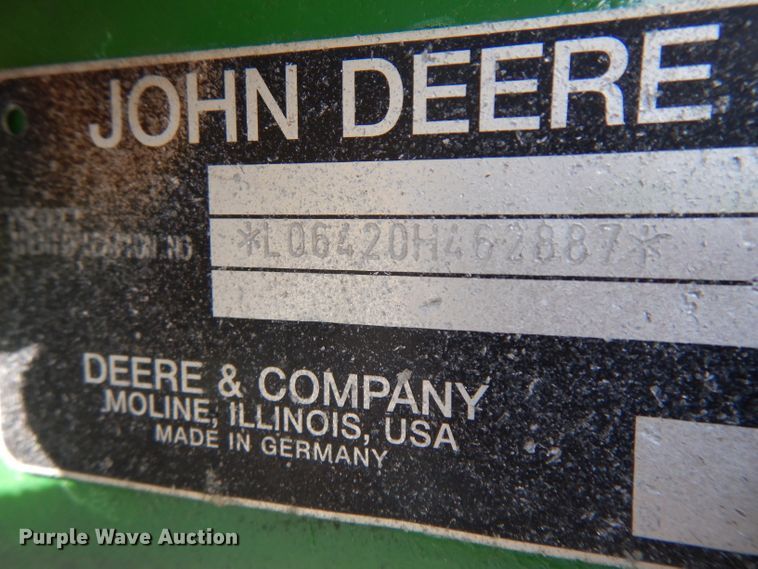 image for item HV9995 2002 John Deere 6420  tractor